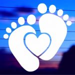 baby-feet-heart-vinyl-die-cut-decal